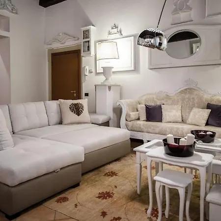 Piazza Erbe Luxury Apartment Verona