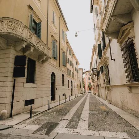 Piazza Erbe Luxury Verona